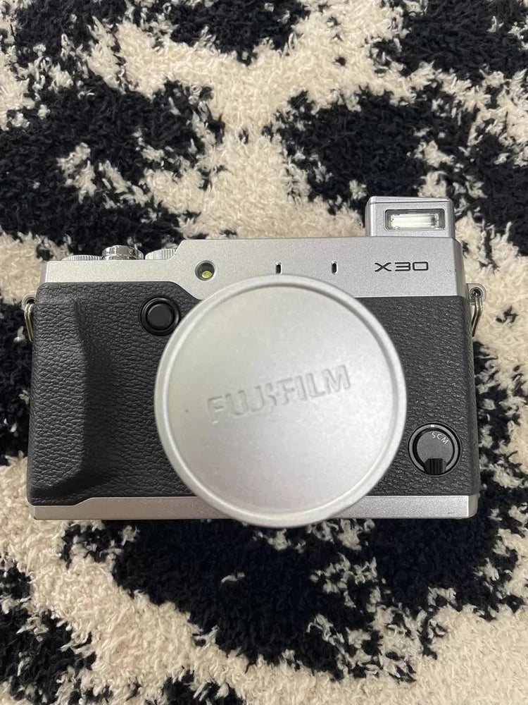 Fujifilm X30 Silver 12 MP Digital Camera 4 x Optical Zoom English Fuji X Series