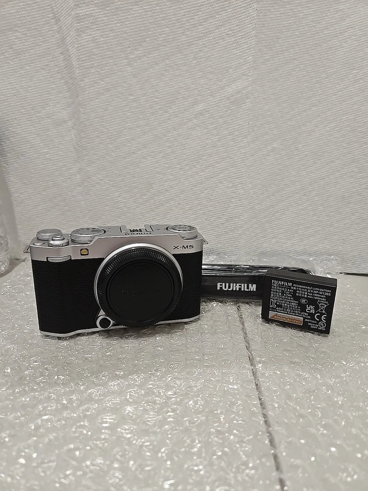 FUJIFILM X-M5 Mirrorless Camera 26.1 MP APS-C (Silver)