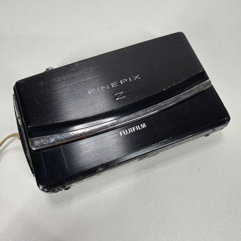Fujifilm FinePix Z90 - 14.2MP Digital Camera - SPARES TURNS ON, TEMPERAMENTAL