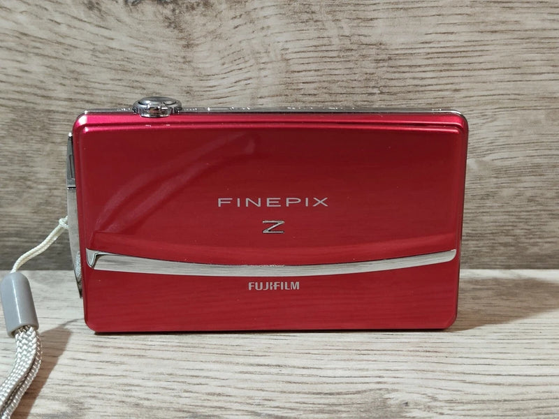 Fujifilm FinePix Z90 14.2MP Red Compact Digital Camera VGC