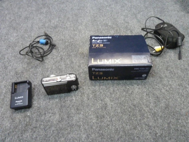 Panasonic LUMIX DMC-TZ3 7.2 MP 10x Optical Zoom Black
