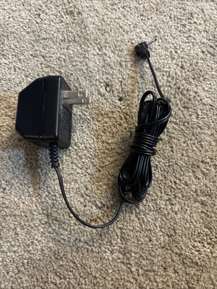 U060030A12V AC/AC Adapter. Model No: U060030A12V Input: AC 120V Output: AC 6V DC
