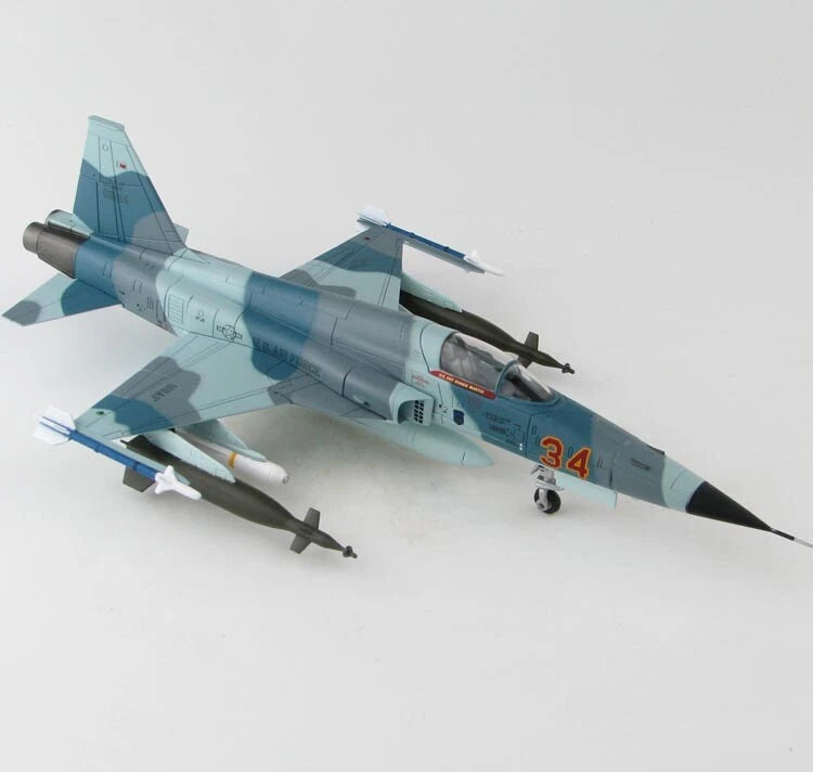 HOBBY MASTER Northrop F-5E Tiger Il Grape 1/72 diecast plane model aircraft