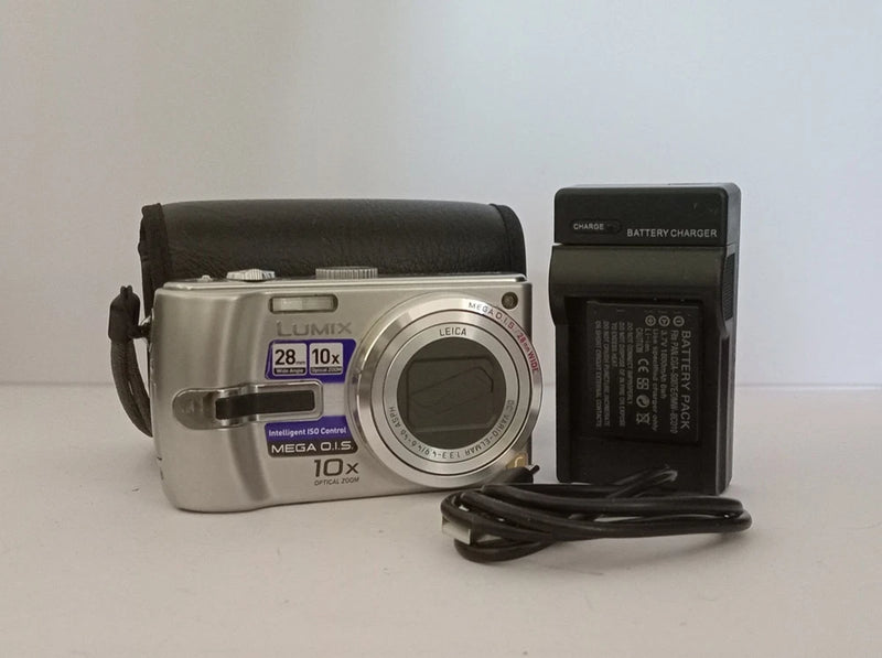 Panasonic Lumix DMC-TZ3 Digital Camera 7.2MP Silver Working w/ Charger & Case