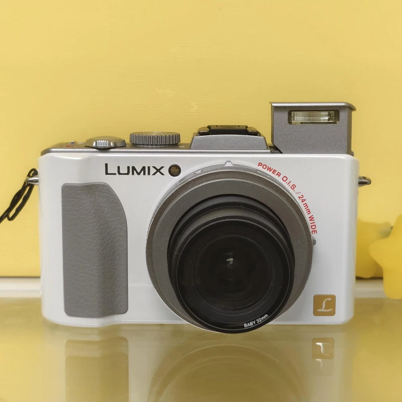 Panasonic LUMIX DMC-LX5 10.1MP 3.8X Optical Zoom Digital Camera 90%New English