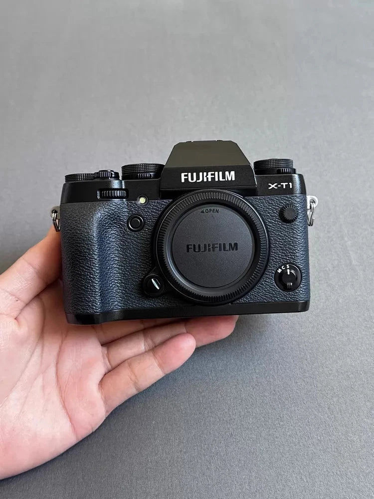 Fujifilm X-T1 16.3MP Mirrorless Digital Camera Body-with Accessories -95% New
