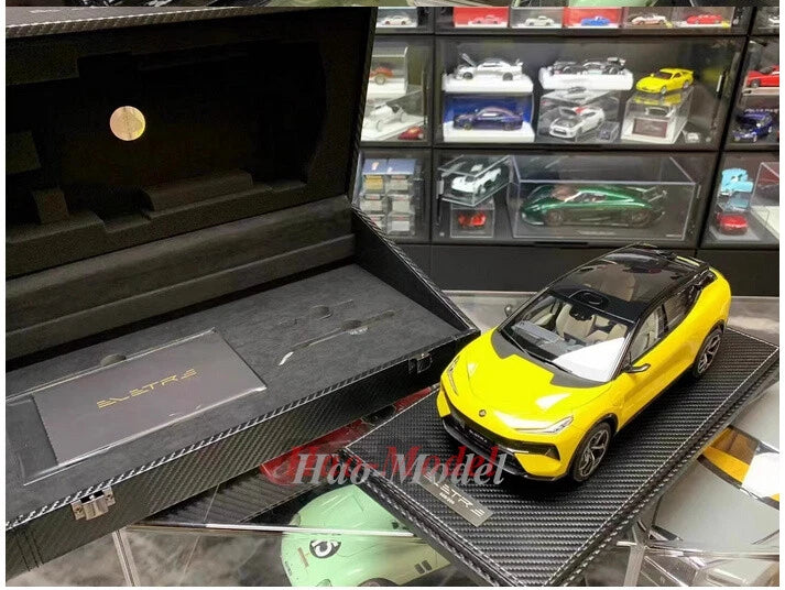 LOTUS 1:18 ELETRE SUV Alloy Diecast Car Model Hobby Display Ornament Gift Yellow
