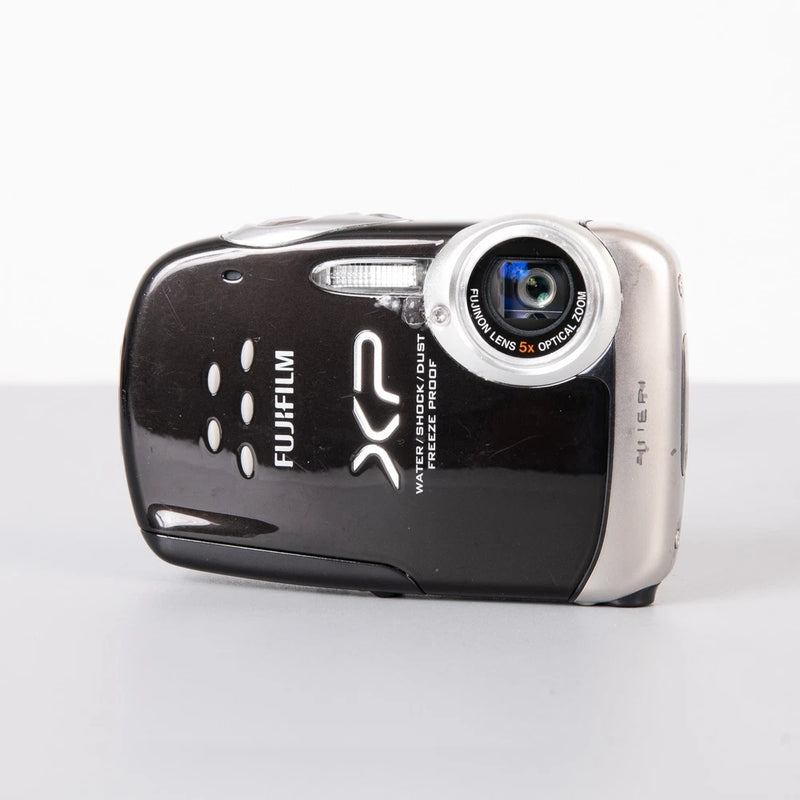 Has defect - Fujifilm Finepix XP10 - 12MP Digital Camera