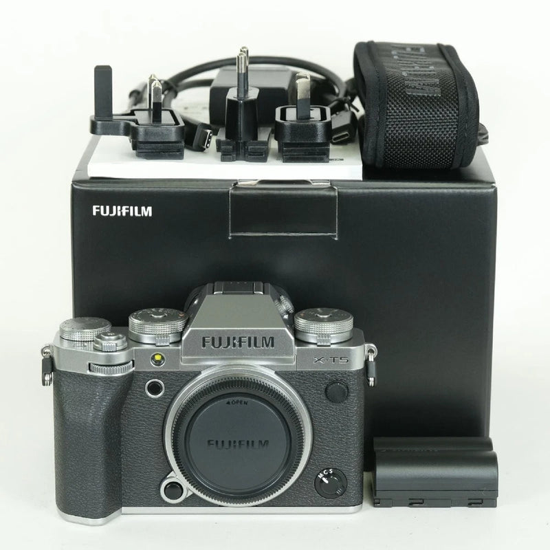 FUJIFILM X-T5 Body w/ 9889 Shutters 941017