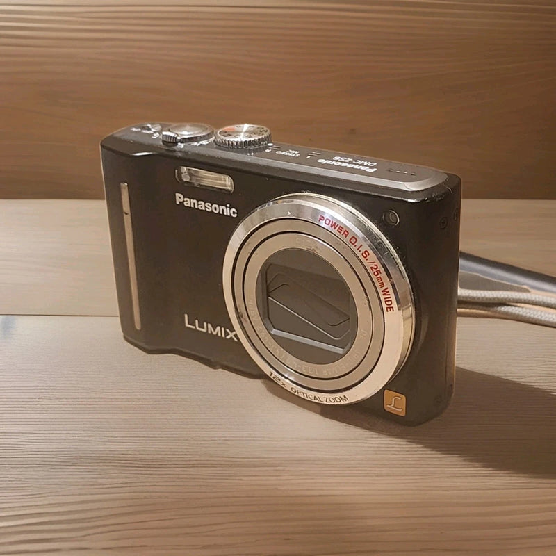 Panasonic LUMIX DMC-ZS6 12.1 MP Digital Camera - Black - Camera only Works Great