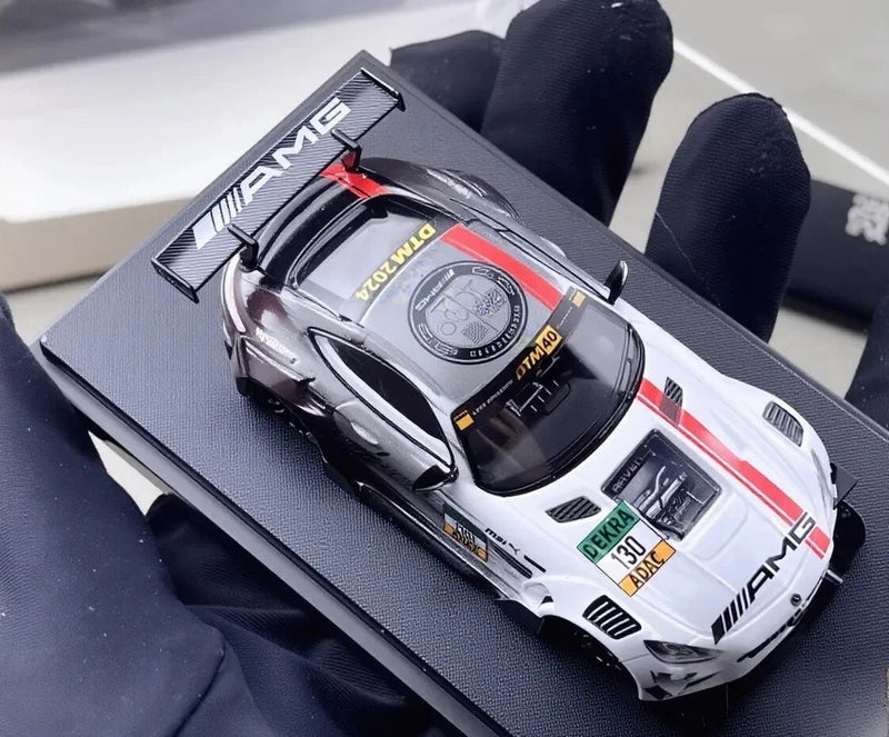 RM 1:64 White GTS Coupe Sports Model Diecast Metal Car