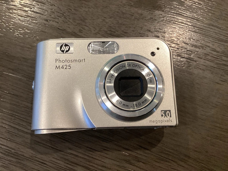 HP Photosmart M425 5.0MP Compact Digital Camera Silver Tested