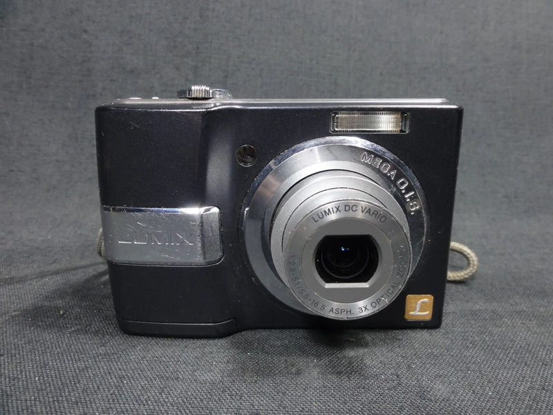 PANASONIC LUMIX DMC-LS80 8.1 MP BLACK DIGITAL CAMERA + 4GB SD CARD WORKING