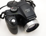 Fujifilm FinePix S700 Digital Camera | 7.1MP | 10x Zoom | New Batt| Card + Cords