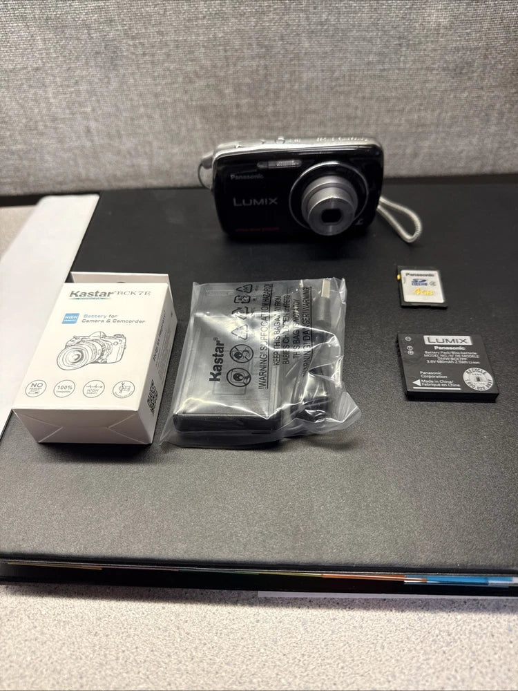 Panasonic Lumix DMC-S3, 14MP, 4 xOptical Zoom, 4GB SD Card, Charger