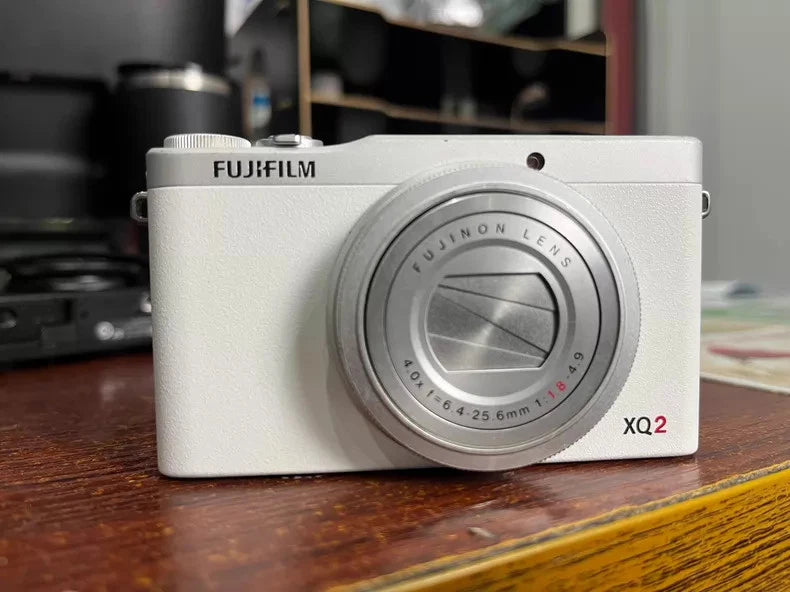 FUJIFILM XQ2 Digital Camera 12.0 MP 4x Optical Zoom£¬Includes Video Intro B