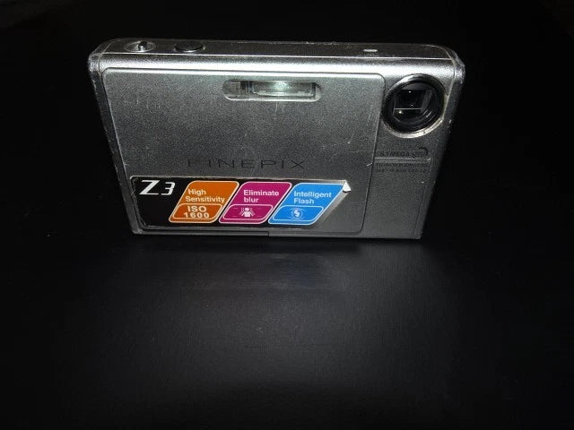 FUJIFILM FinePix Z3 5.1MP metal silver Digital Camera.Battery/Charger. Cost ?150