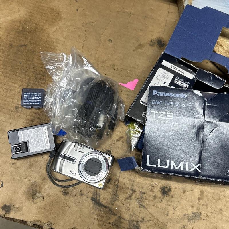 LUMIX dmc-tz3 Camera Digital Used UNTESTED