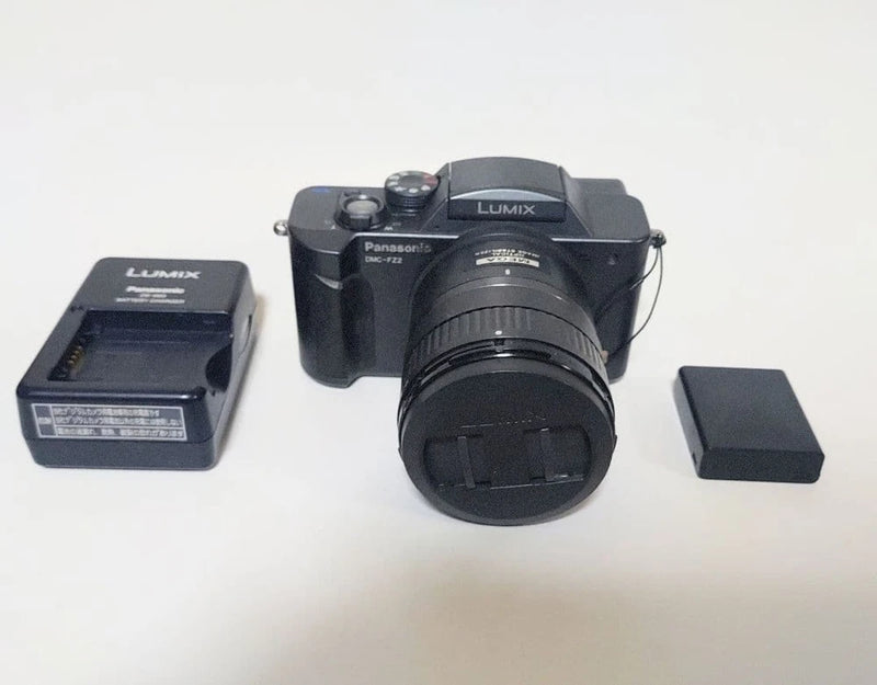 Panasonic LUMIX DMC-FZ2 Compact Digital Camera Tested Black with Accessories