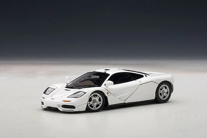 1/43 Mclaren F1 White With Openings Diecast Model Car By AUTOart 56003