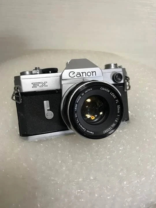 Canon FX Film SLR Camera Vintage Classic for Parts or Collection