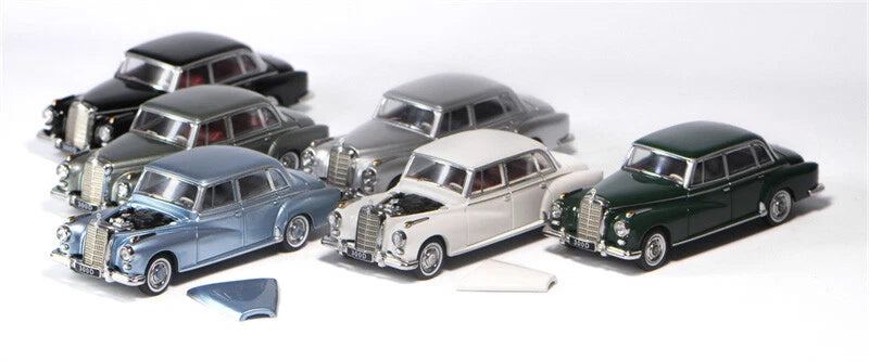 GFCC 1:64 300D Diecast Model Car