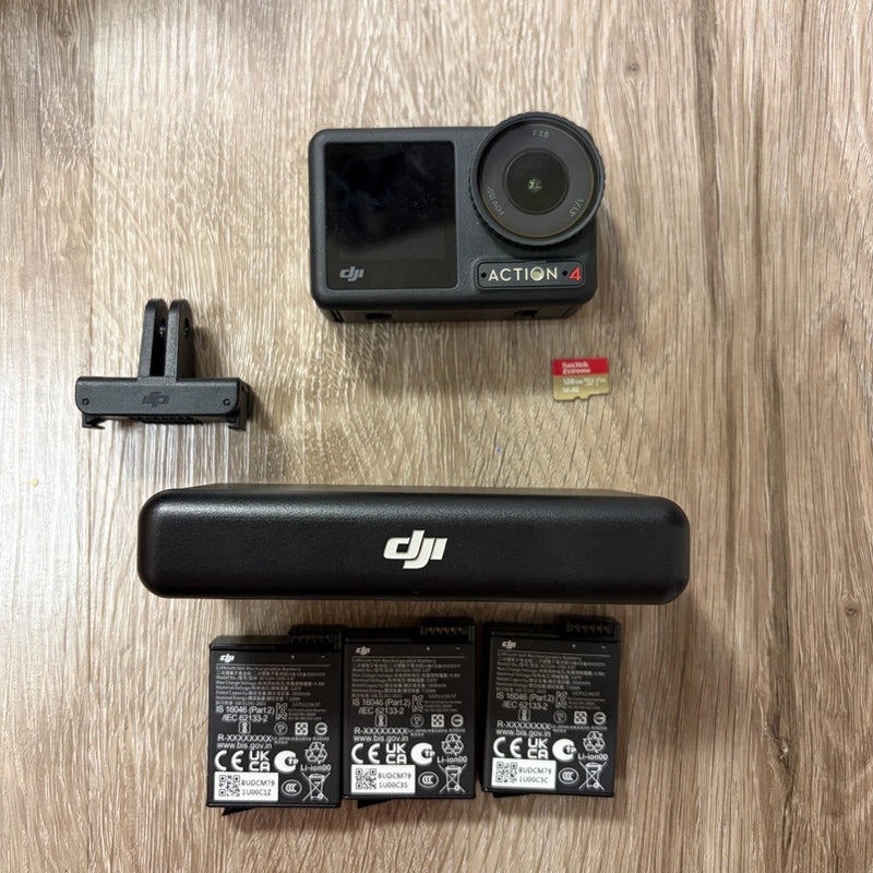 DJI Osmo Action 4 Camera Combo w/ 3 Batteries Battery Case 128GB MicroSD