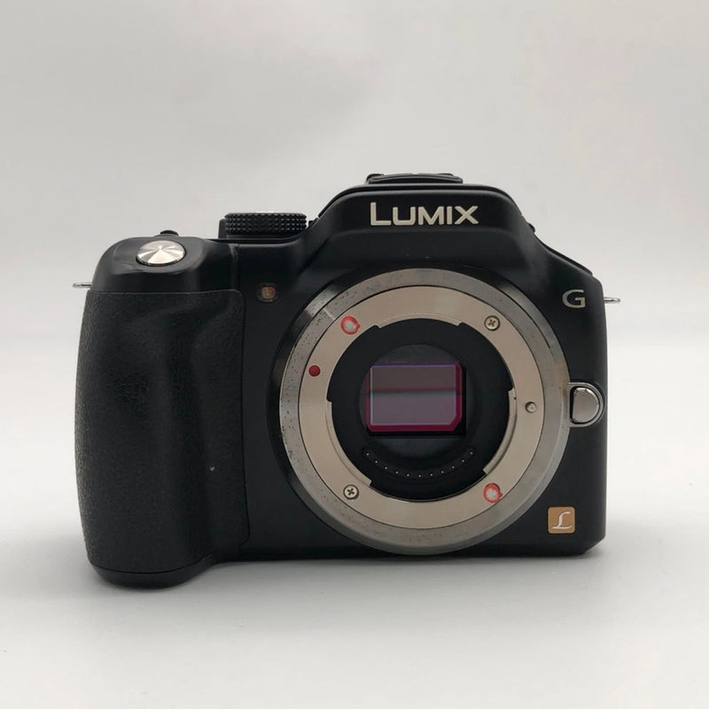 Panasonic LUMIX DMC-G5 Digital Mirrorless Camera Body with Accessories Good