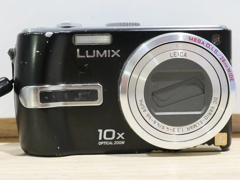 Panasonic LUMIX DMC-TZ3 7.2MP Digital Camera black PARTS OR REPAIR