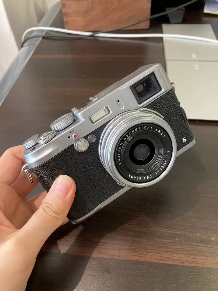 FUJIFILM Fuji X100S 16.3MP Compact Digital Camera English Silver -90% New