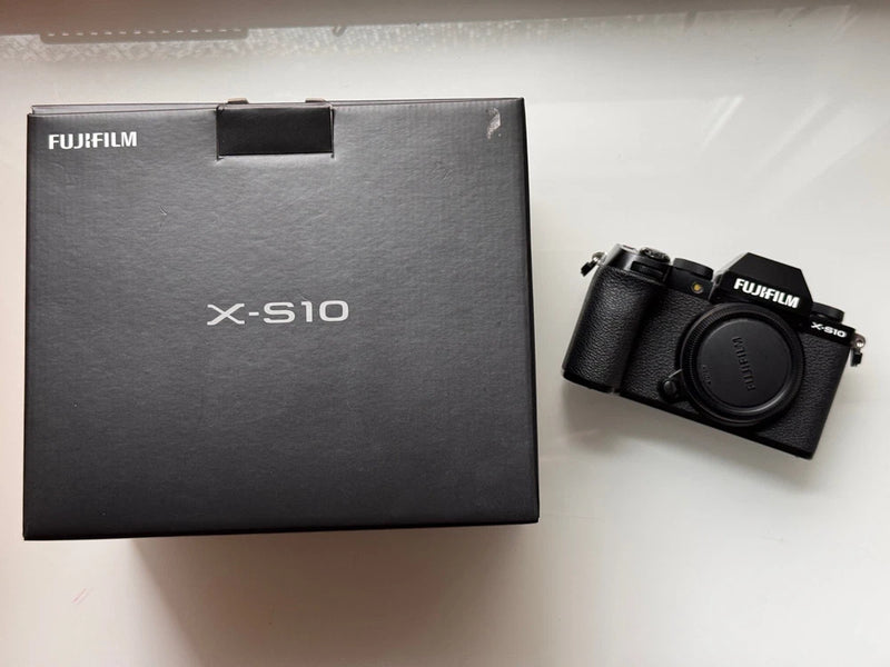 FUJIFILM X-S10 Mirrorless Camera *USED*