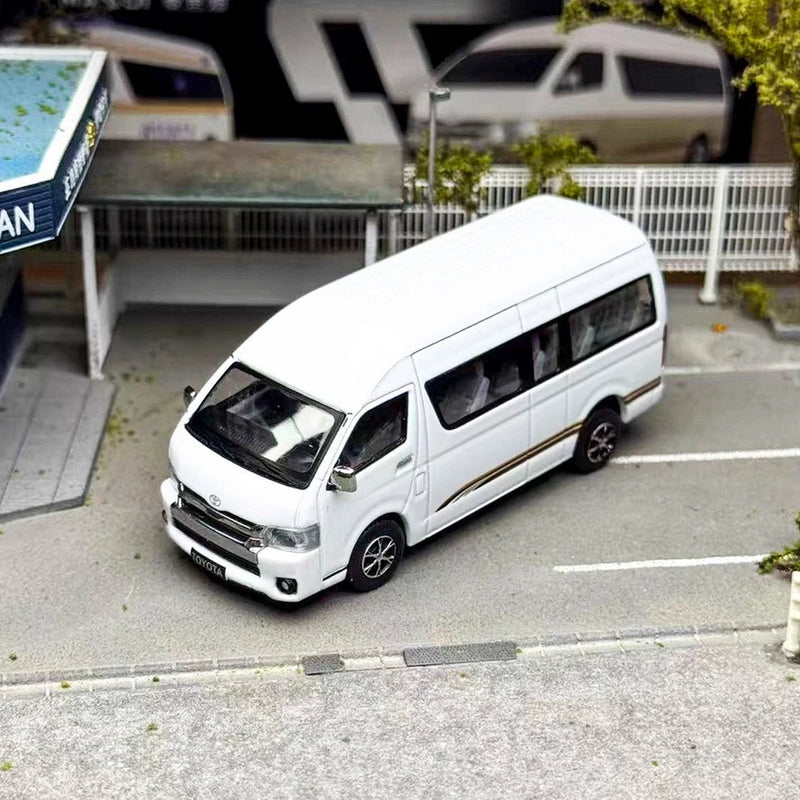 MASDI 1/64 Scale Toyota Hiace H200 MPV White Diecast Car Model Toy Gift
