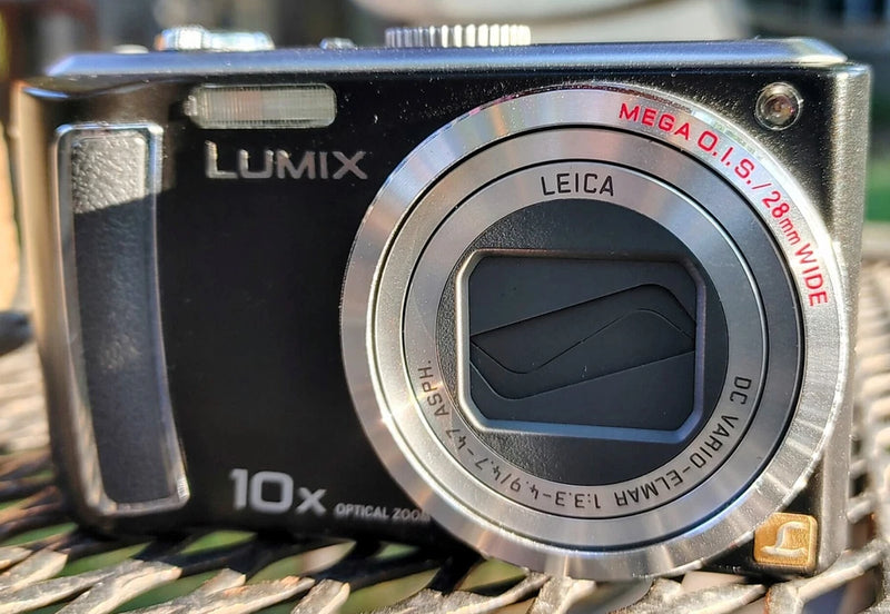 Panasonic Lumix DMC-TZ5 9.1MP Compact Digital Camera w/all Stock Accessories