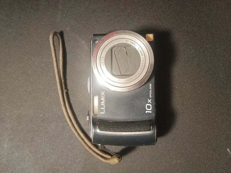 Panasonic Lumix DMC-TZ4 8.1MP PARTS  NOT TESTED