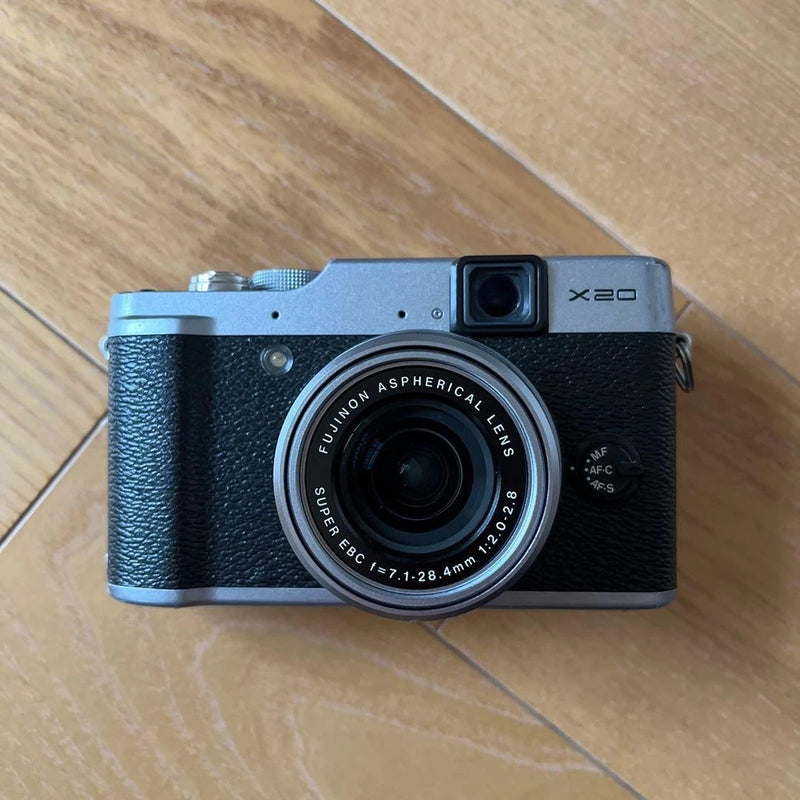 Fujifilm X20 Compact Digital Camera Silver Excellent Condition
