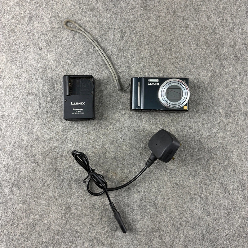 Panasonic Lumix DMC-TZ8 12MP Camera Charger And Battery Black Scratched Screen