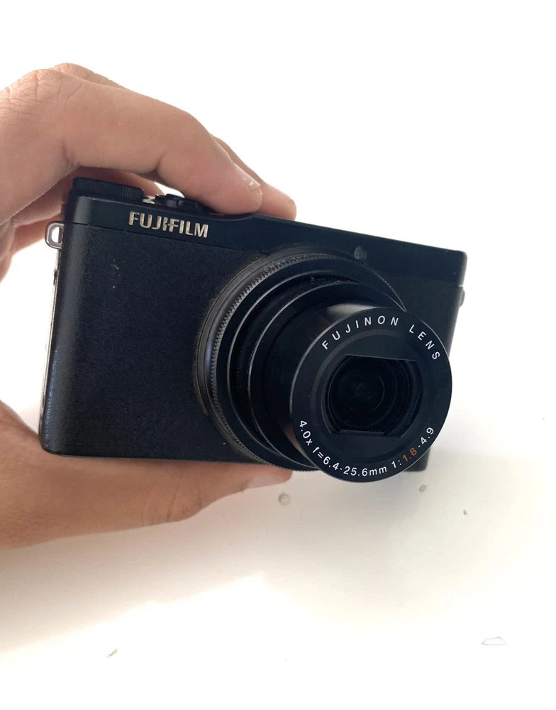 Fujifilm XQ1 Digital Camera 12.0MP Black *READ*