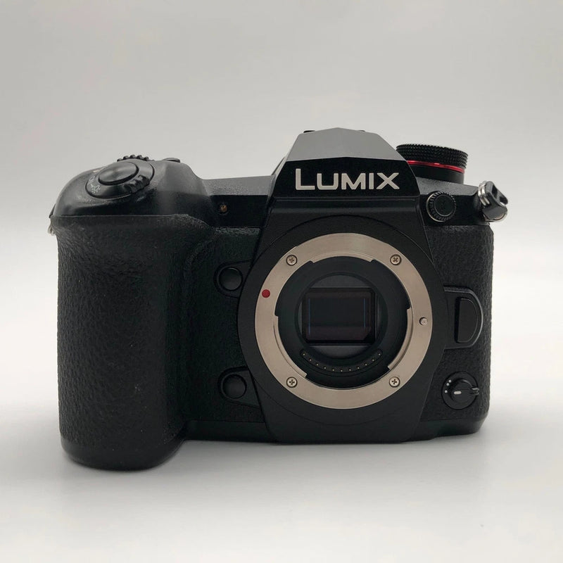 Panasonic LUMIX G9 Black Mirrorless Digital Camera Body Accessories Excellent
