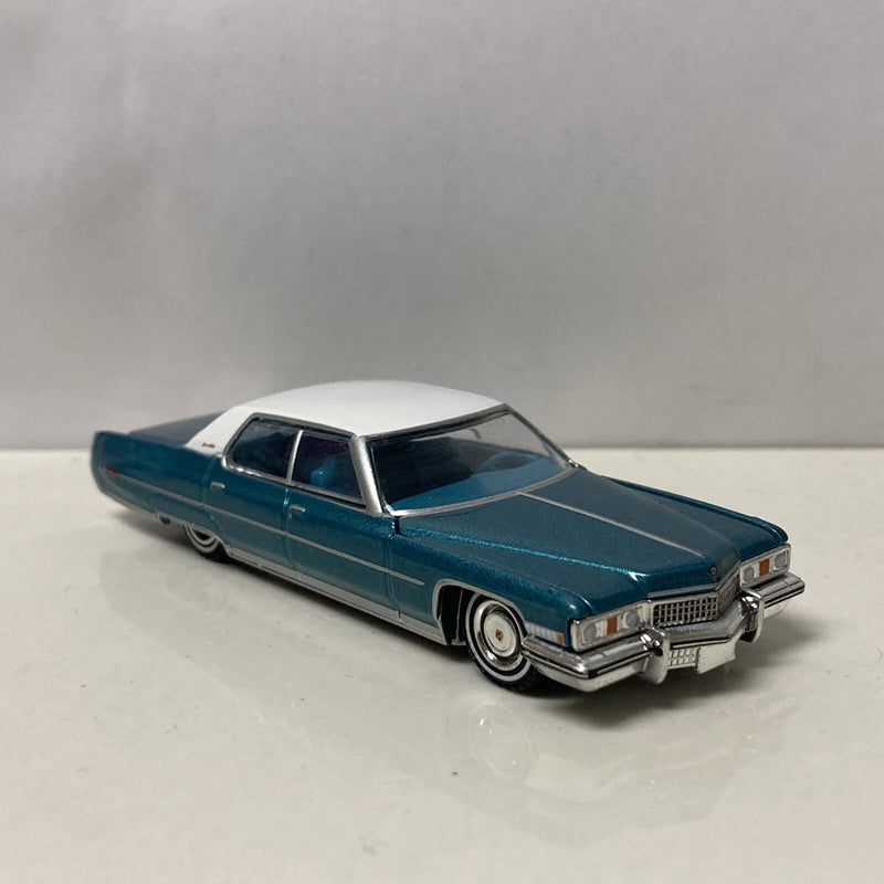 1973 73 Cadillac Sedan Deville Collectible 1/64 Scale Diecast Diorama Model