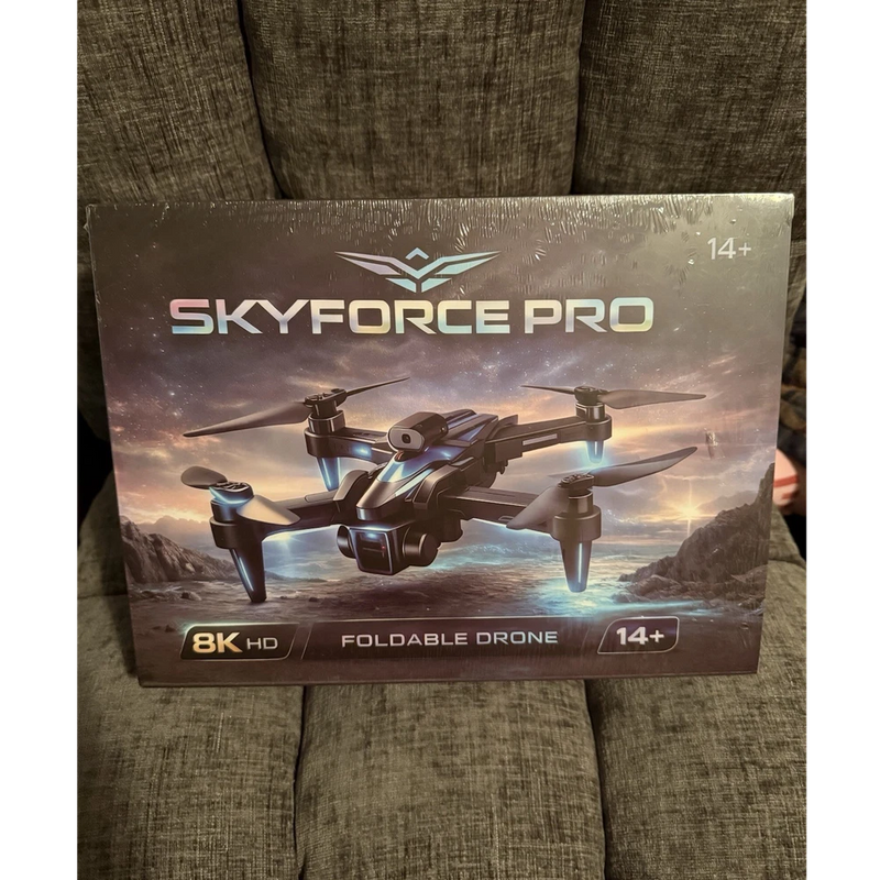 Skyforce Pro foldable 8K HD drone retail box with pictured quadcopter and lights