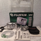 Fujifilm FinePix A201 2.0MP Compact Digital Camera Silver Boxed FOR PARTS