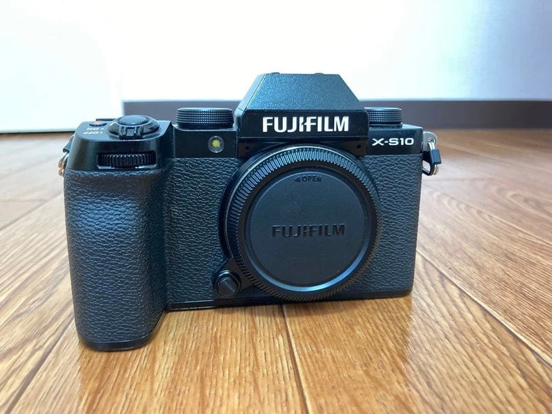 USED FUJIFILM Mirrorless Digital Camera X-S10 Black Body In good condition