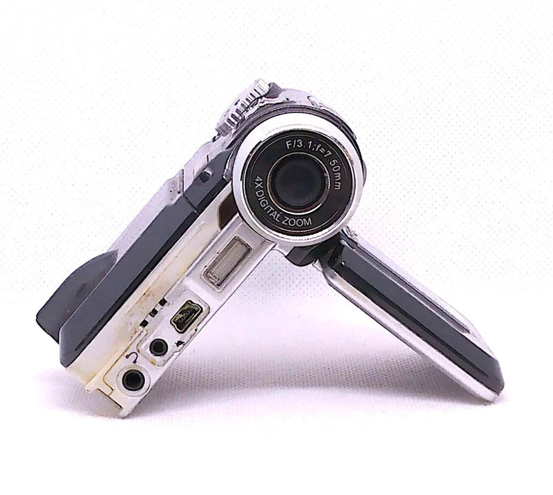 DXG Handheld Digital Video Camera Recorder with MPEG4 Movie SD Port 4x Digital Z