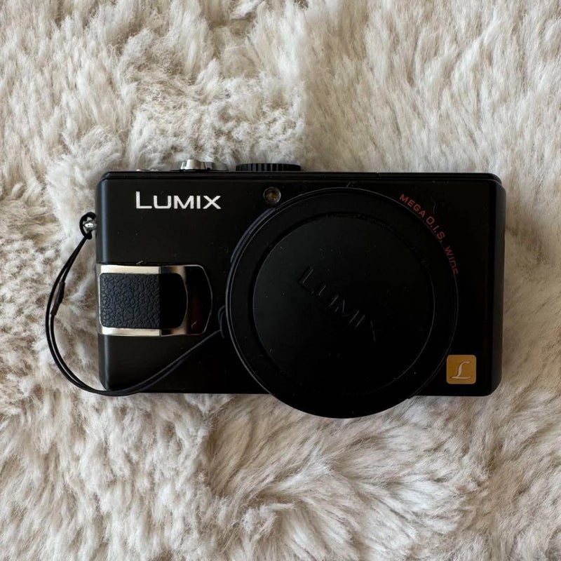 Panasonic LUMIX DMC-LX2 Black Digital Camera w/Battery, charger From Japan Fedex