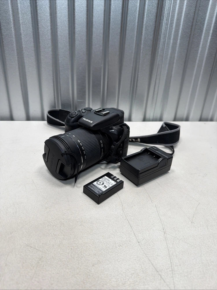 Fujifilm S200EXR CCD Sensor Digital Camera 12MP w/ 30.5-436mm Lens - Works!