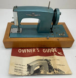 Vintage  Deluxe Electric Toy Sewing Machine   Model URR  1307   Battery Operated Battery