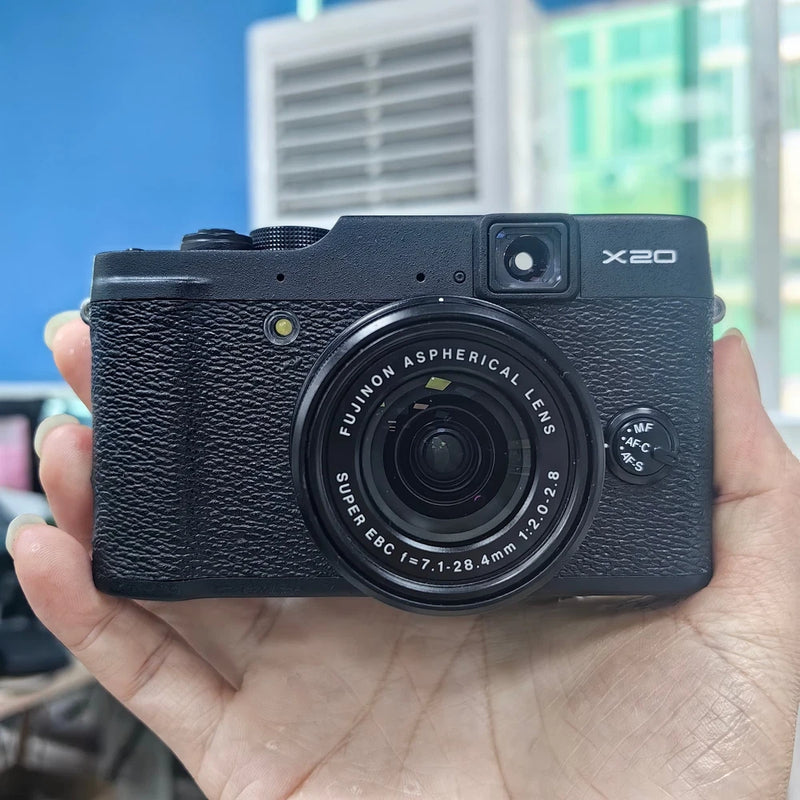 Fujifilm X20 12.0MP 4x Optical Zoom Compact Digital Camera with Built-in Flash