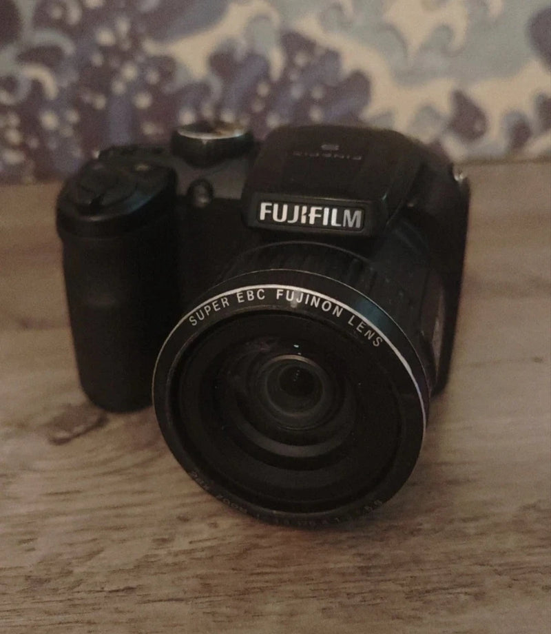 Fujifilm S4700