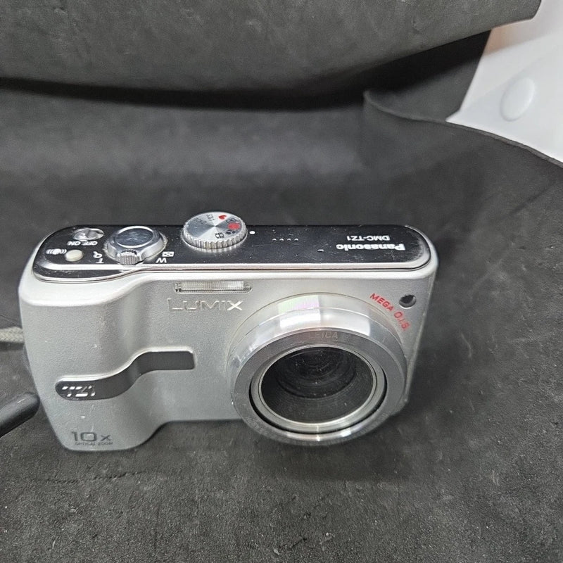 Panasonic LUMIX DMC-TZ1 5.0MP Digital Camera - Silver - Working - No Charger