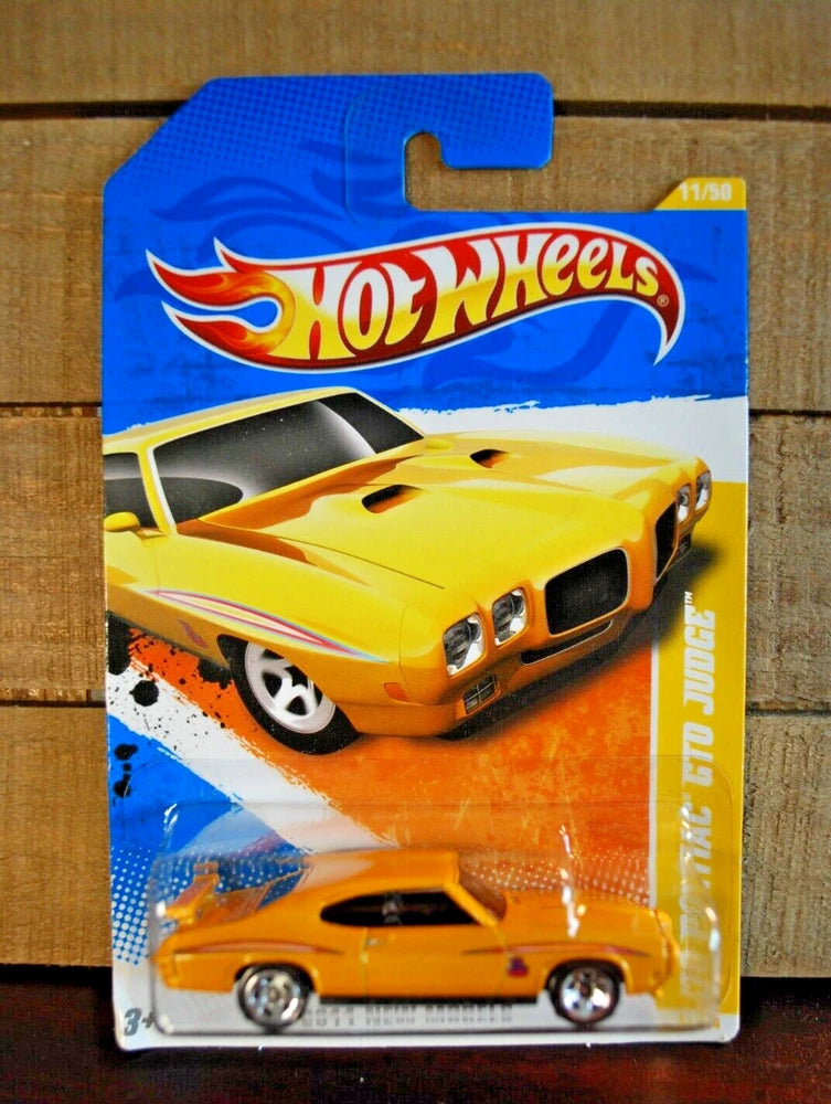 HOT WHEELS 1/64 DIECAST CAR 70 PONTIAC GTO JUDGE two lane blacktop ?2010 ISSUE